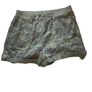Knox Rose Womens Shorts Size Medium Camouflage Pockets Cuffs Green Casual Beach